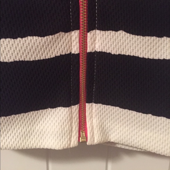 NWT Design Lab Crop Top - Picture 5 of 5