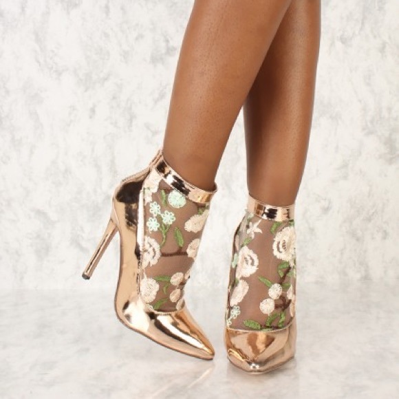 👑🎉 Rose gold Floral bootie - Picture 4 of 5