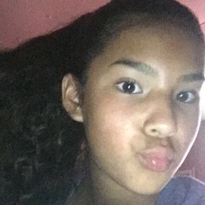 Meet your Posher, Mayela