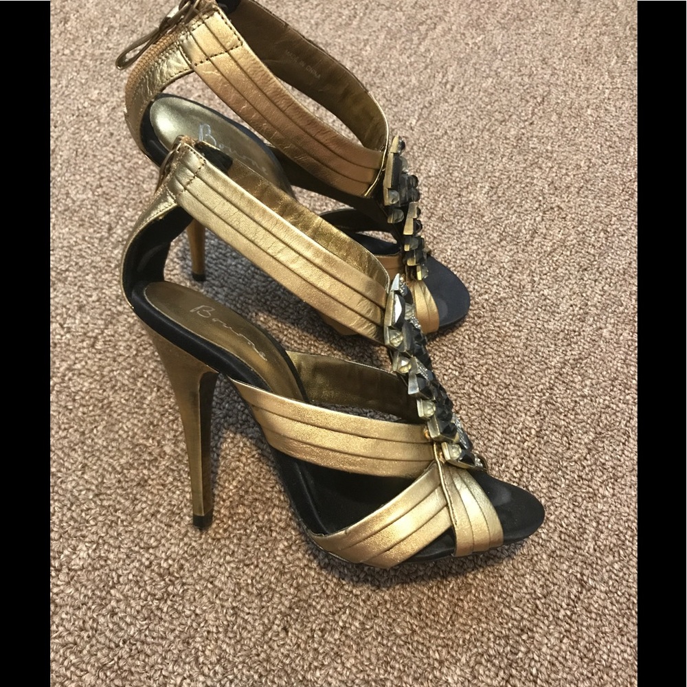 Elegant stoned heels