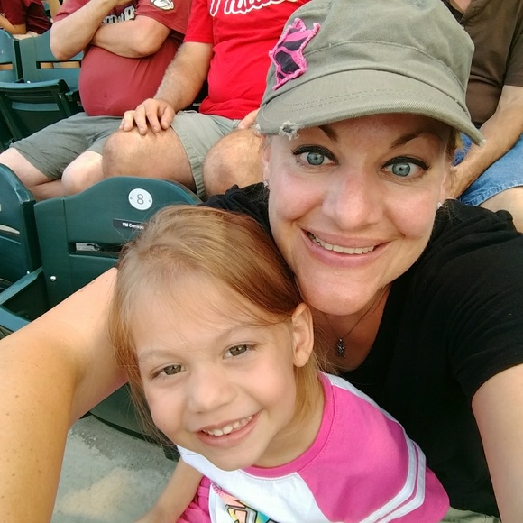 Meet your Posher, Tara - Picture 1 of 1