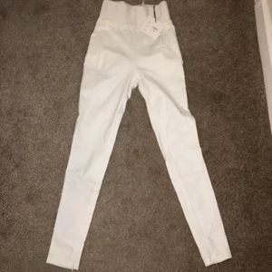 NWT high waist skinny pants with zippers in ankle