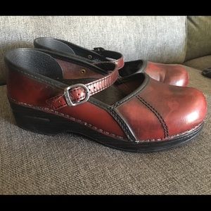 Dansko size 37