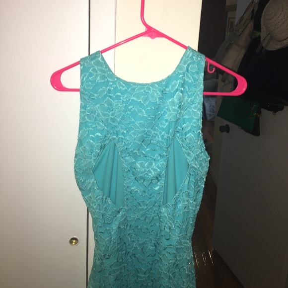 Donna Mizani teal lace dress with back cut out - Picture 3 of 8