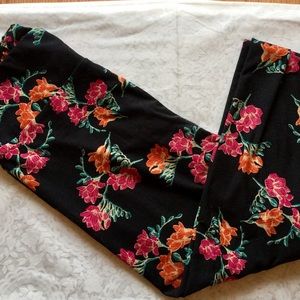 Lularoe os leggings 🌺🌺🌺🌺
