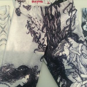 Blackmilk Fairy Play Leggings sz S NWT