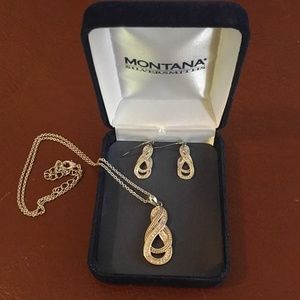Wrapped Up In You Jewelry Set