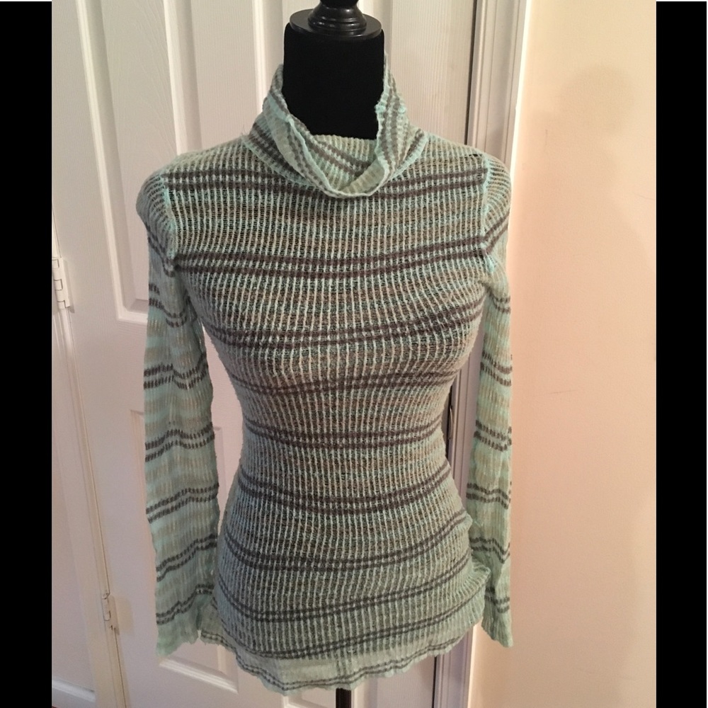 FREE PEOPLE sweater!