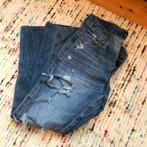 Ripped Hollister boyfriend jeans!!