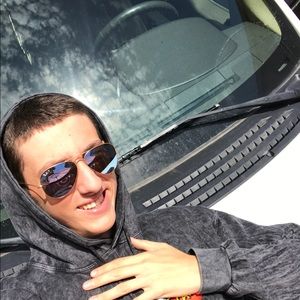 Meet your Posher, Cole