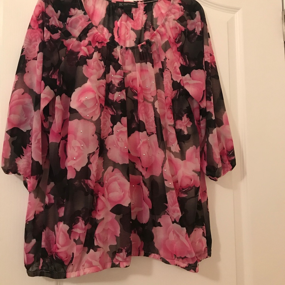 Woman's size 0X sheer blouse with camp