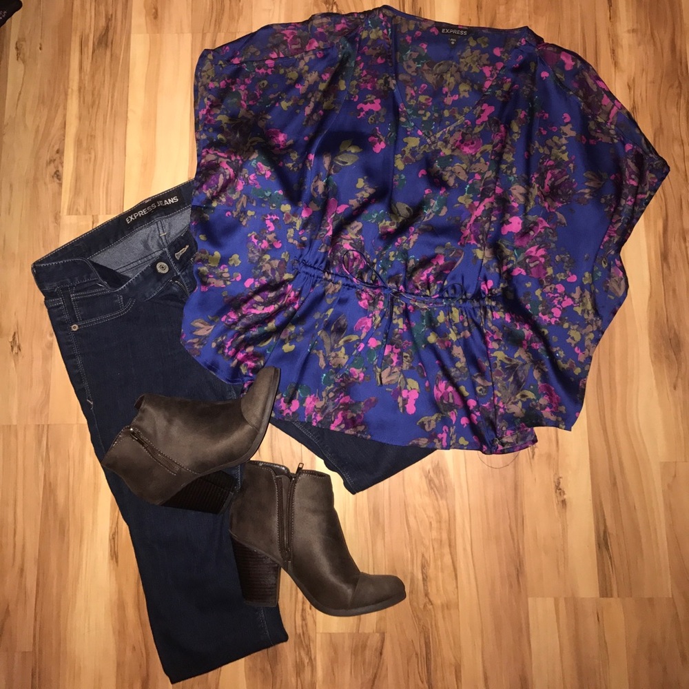 Blue and pink cinched-waisted top