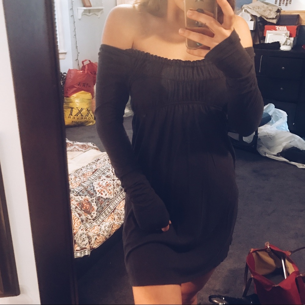 Sweetheart off the shoulder long sleeve dress