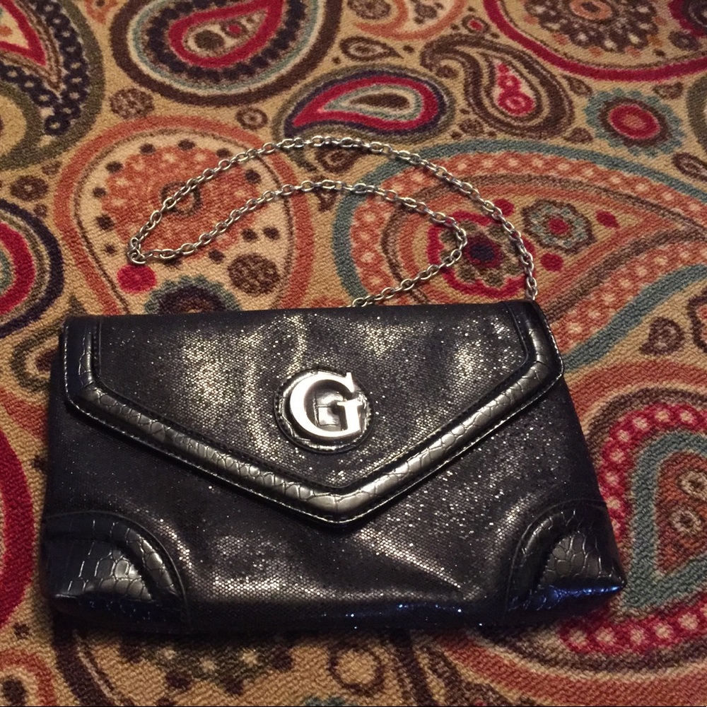 ‼️SALE‼️Guess clutch and convertible to belt