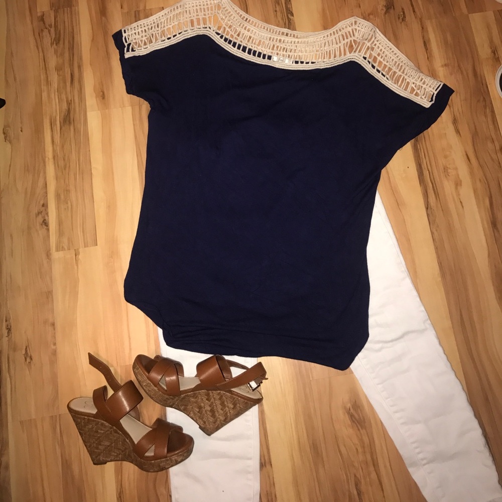 Long summer tunic with netting across shoulders