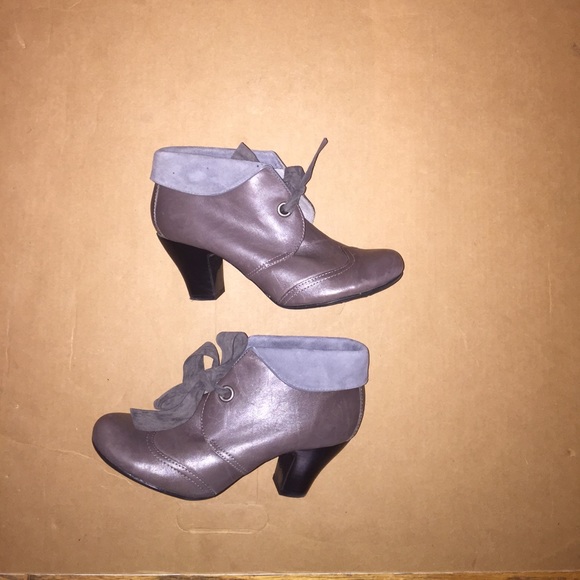 Hush Puppies Shoes - Leather hush puppies booties, great booties!