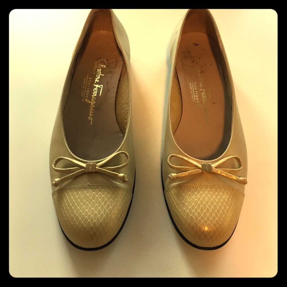 Vintage Ferragamo ballet flats