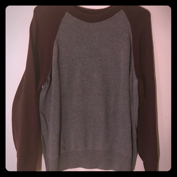 GAP sweater w/ colored sleeves - Picture 1 of 3