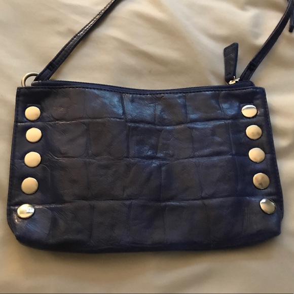 Kenneth Cole Reaction Cross Body Bag - Picture 4 of 6