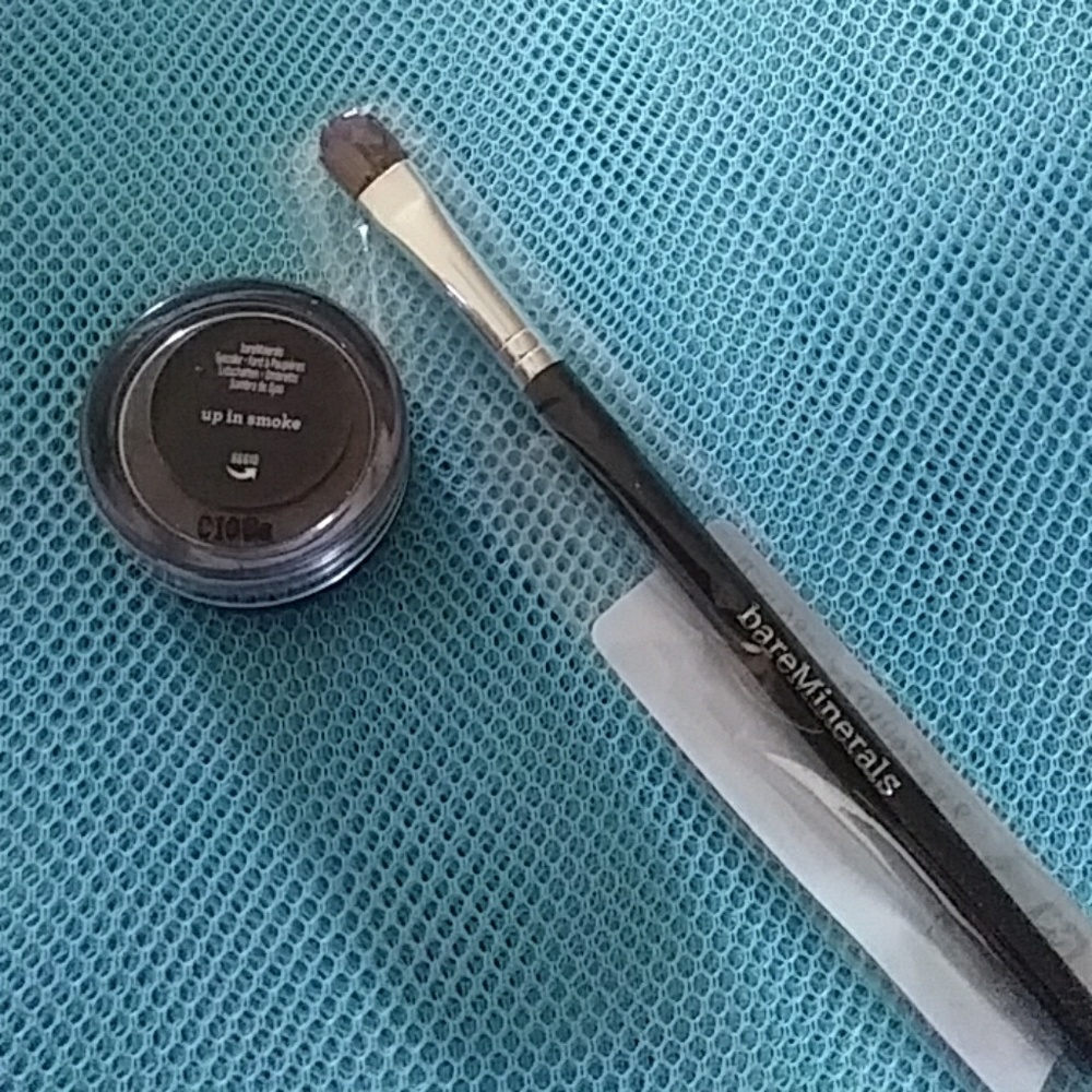 Bare Minerals Eyeshadow w Brush