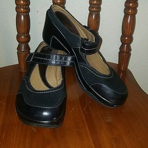 White mountian sandles