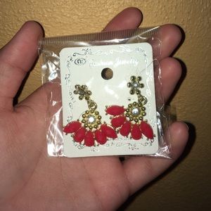 Brand new dangling earrings