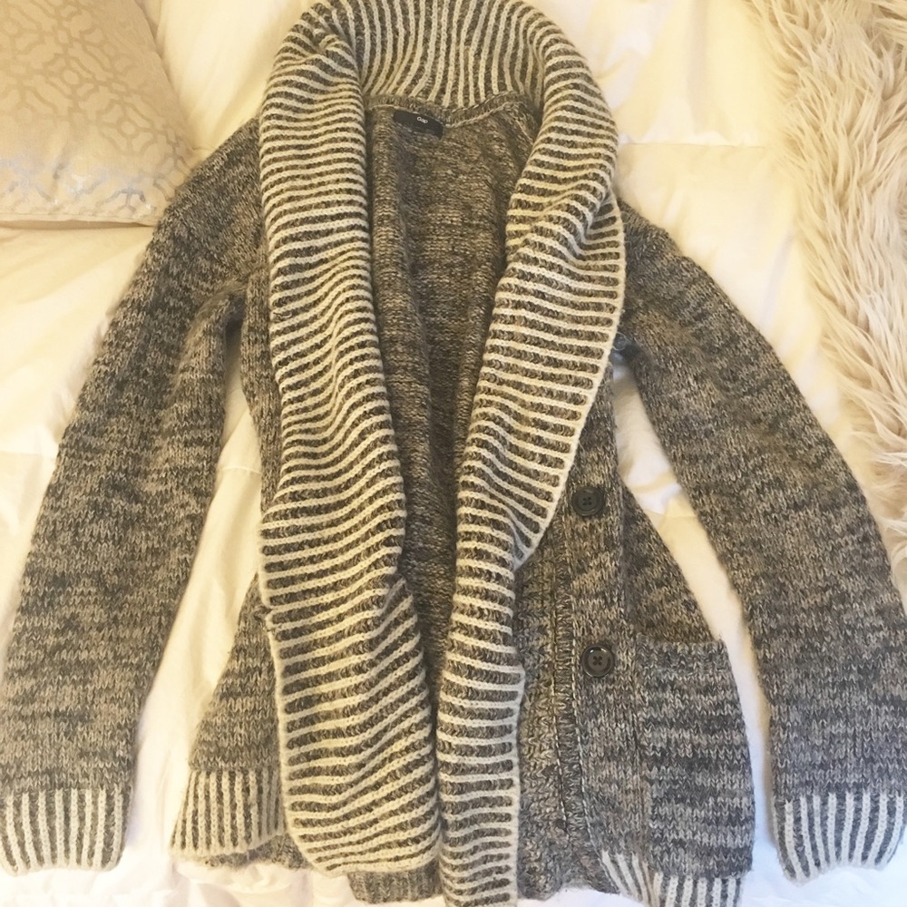 Cozy Gap sweater - Size M
