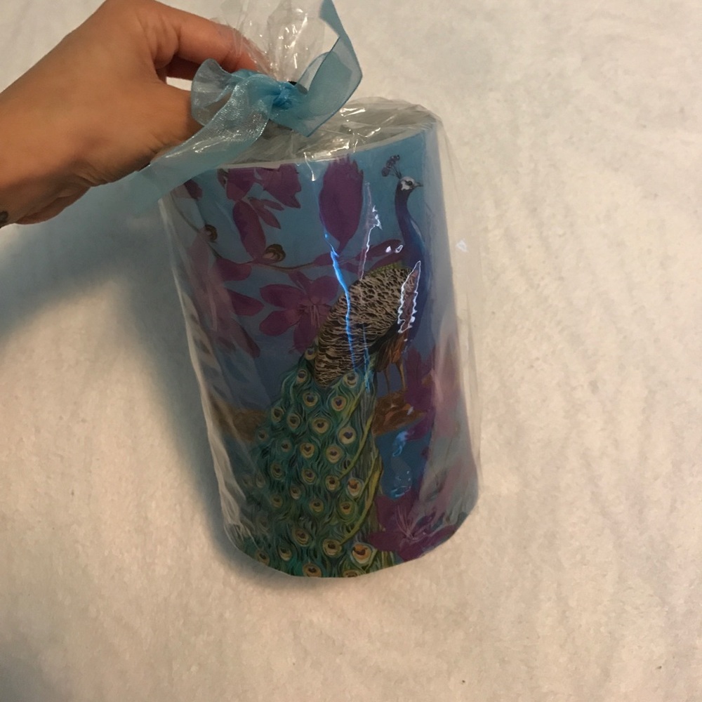 Flameless LED peacock candle