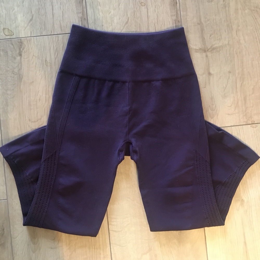 Lululemon flow & go crop