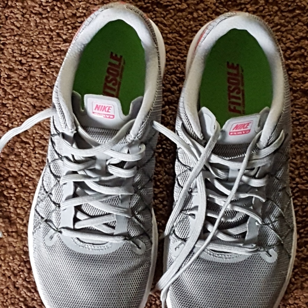 Women's Nike Fury 2 Tennis shoes