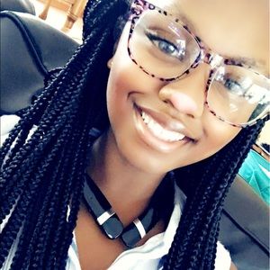 Meet your Posher, Tessra