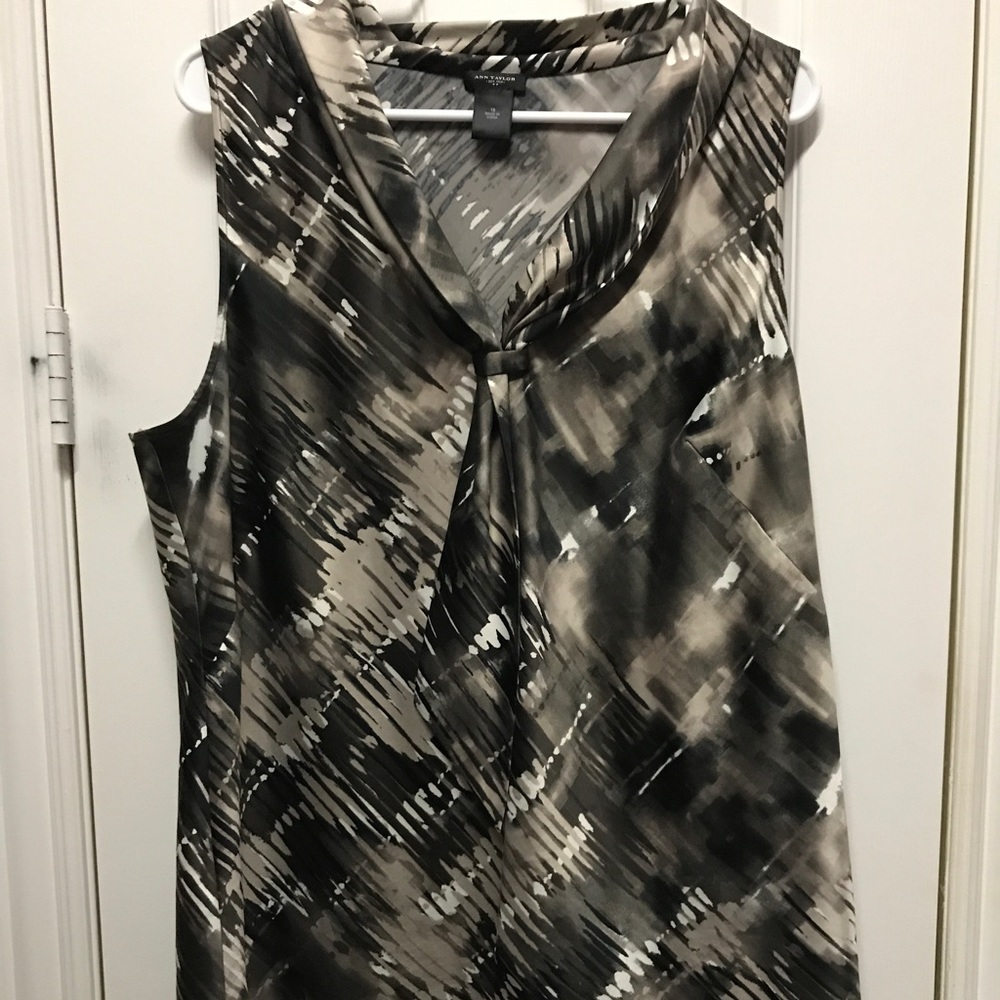 Ann Taylor top size 16 great for work
