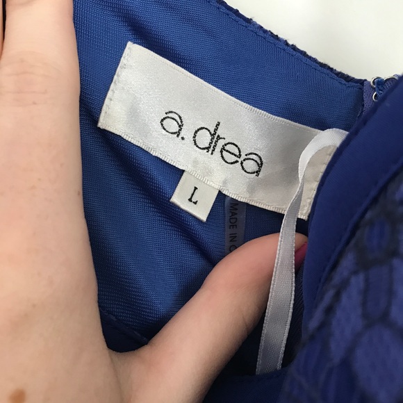 Blue lace cocktail dress - Picture 5 of 7