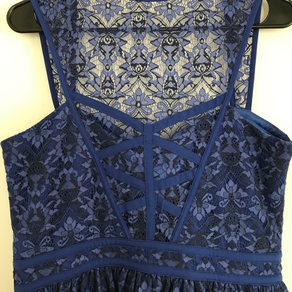 Blue lace cocktail dress - Picture 6 of 7