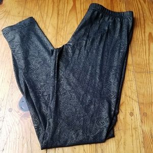 💥Final sale price!!💥 Gold and black legging NWOT