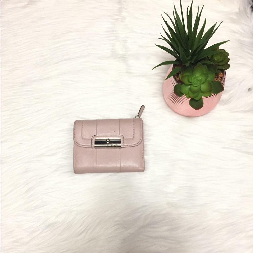 💯 Coach bi-fold wallet