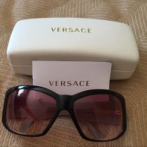 Authentic Versace sunglasses 😎with a case.