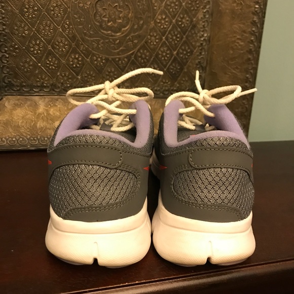 Nike sneakers. - Picture 4 of 7