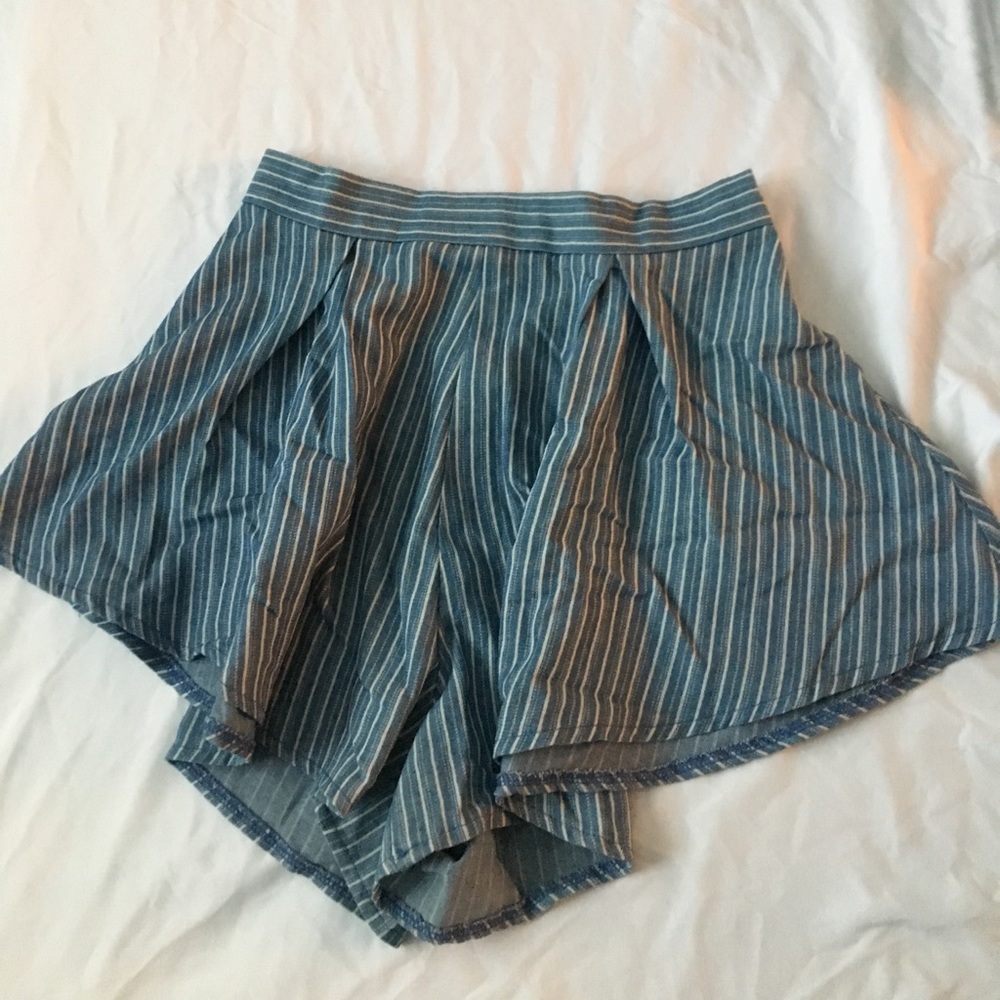 LF skater shorts small