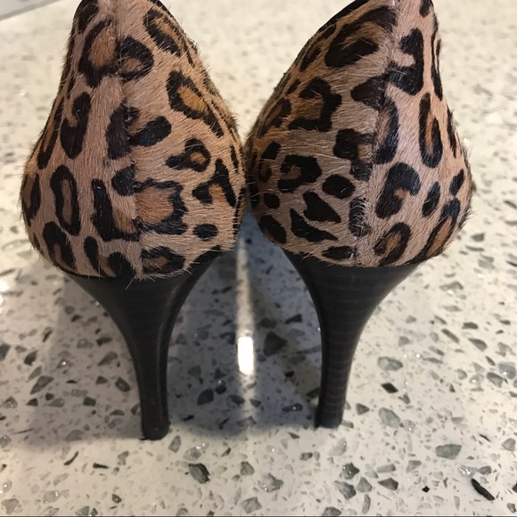 Banana republic dyed calf hair Leopard print heels - Picture 3 of 5