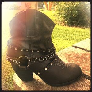 NIB Franchesca's cowboy boots size 8.5 never worn