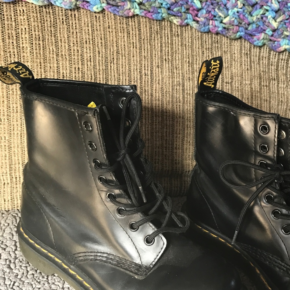 Size 7 women's 8 eyelet doc martens