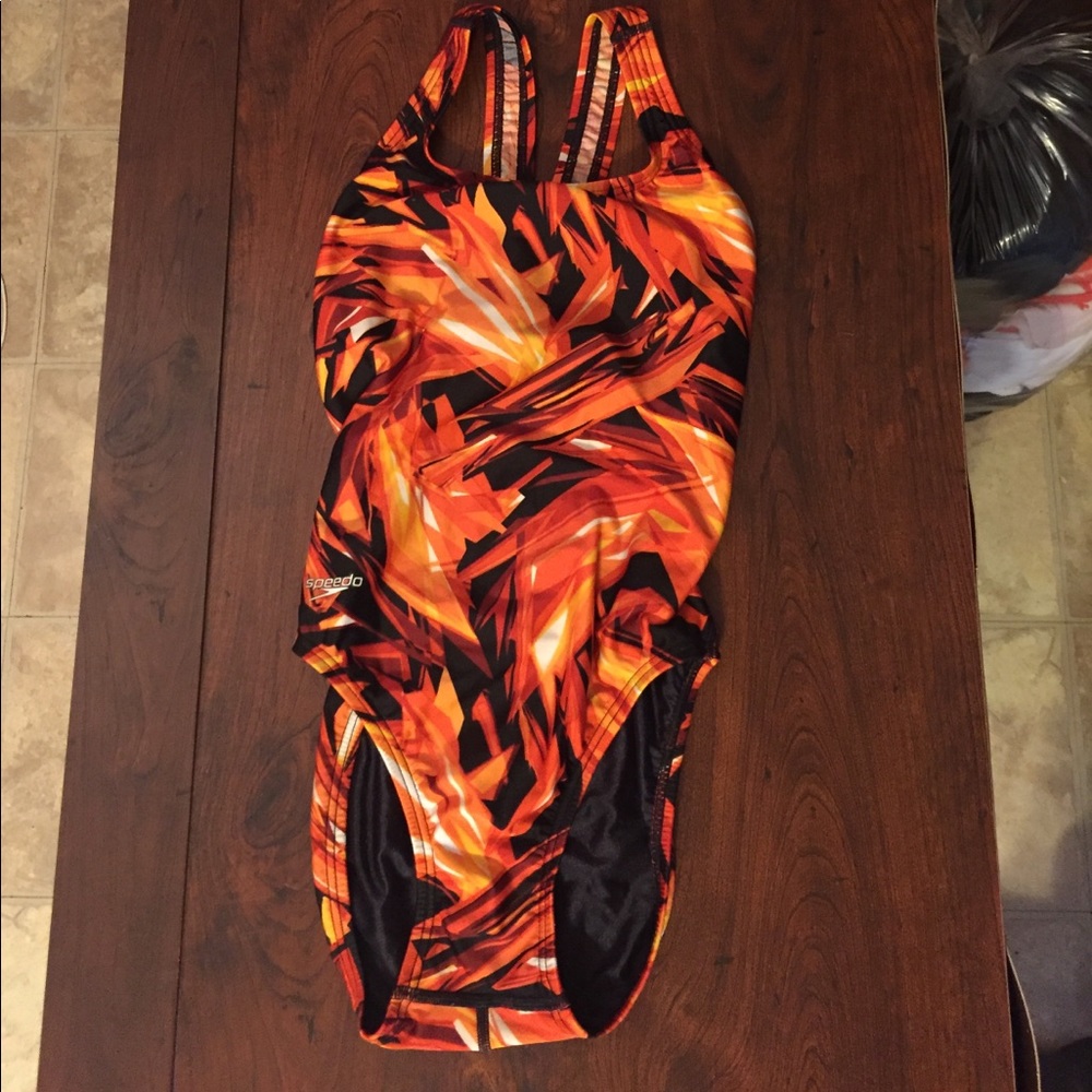 Speedo size 6