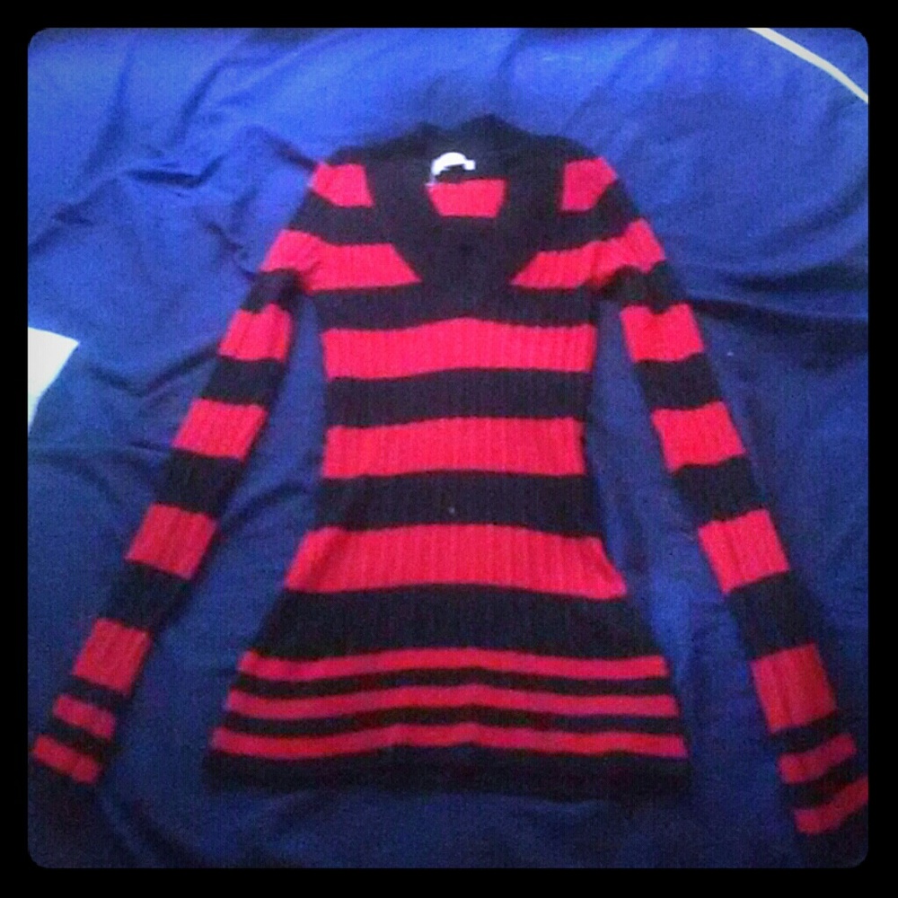 2 long sleeve shirts