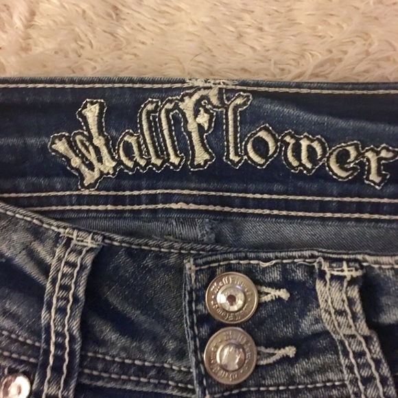 Adorable WALLFLOWER SKINNY jeans - size 0 stretch - Picture 5 of 6