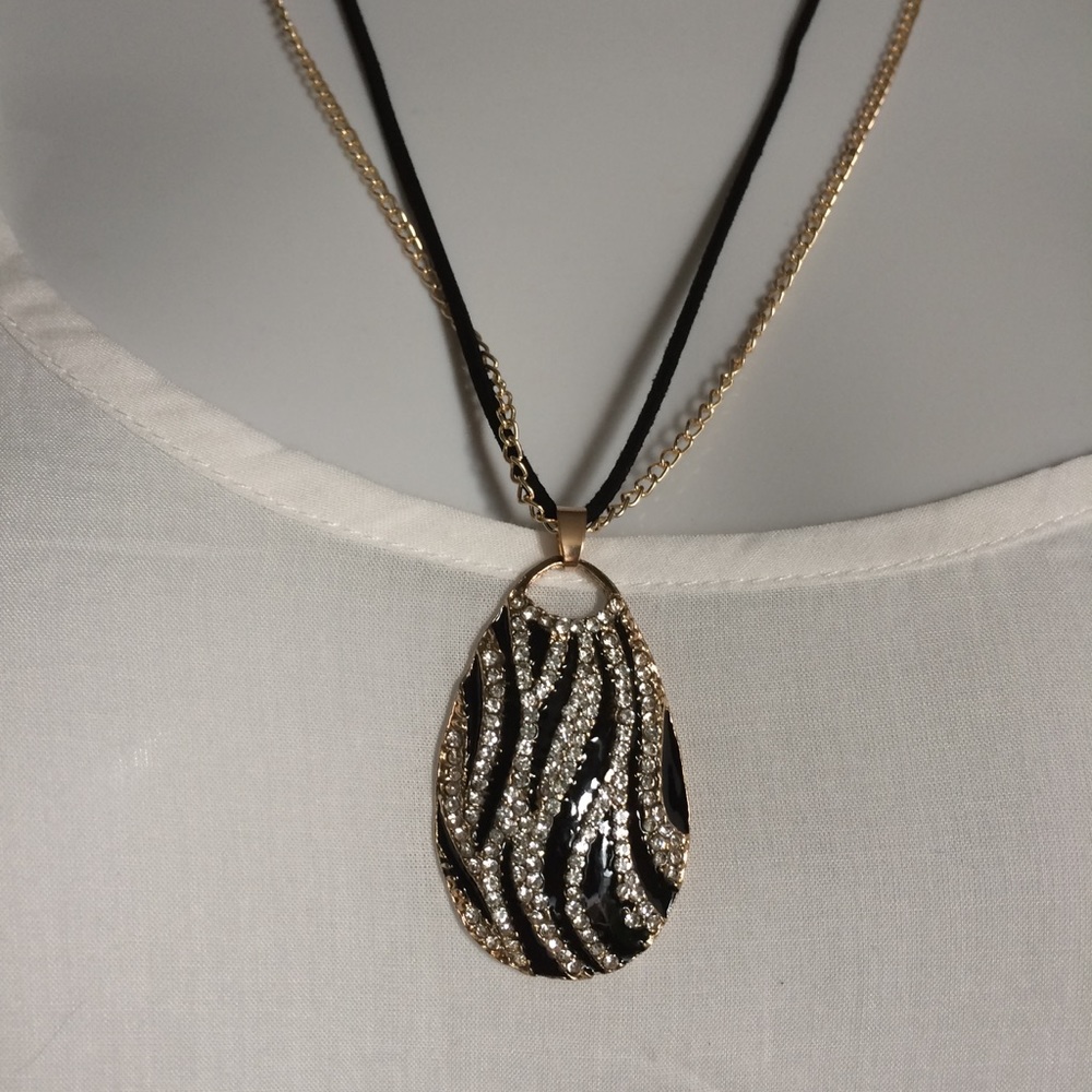 Zebra Rhinestone necklace - Picture 3 of 6