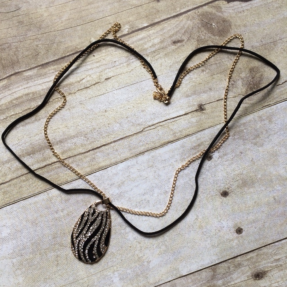 Zebra Rhinestone necklace - Picture 4 of 6
