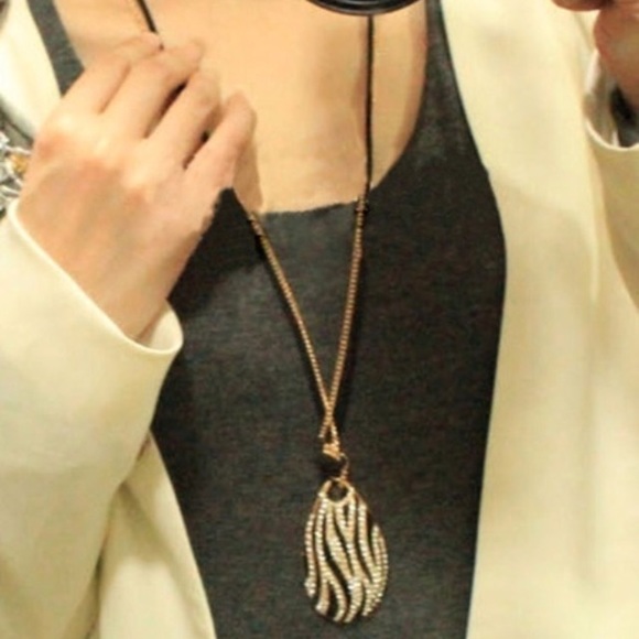 Zebra Rhinestone necklace - Picture 5 of 6