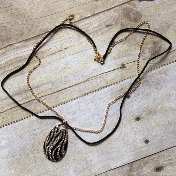 Zebra Rhinestone necklace - Picture 4 of 6