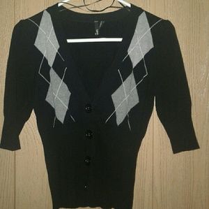 Fitted black sweater with argyle design